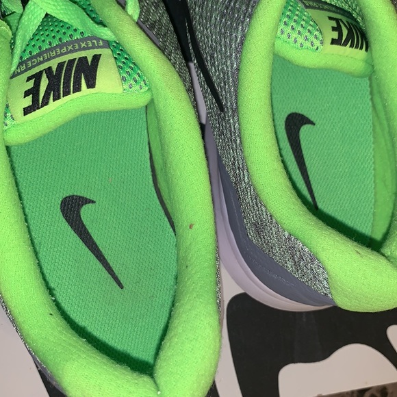 Nike Flex Experience RN4 lime green! - Picture 8 of 10